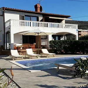 Apartment Karabaic, Punat